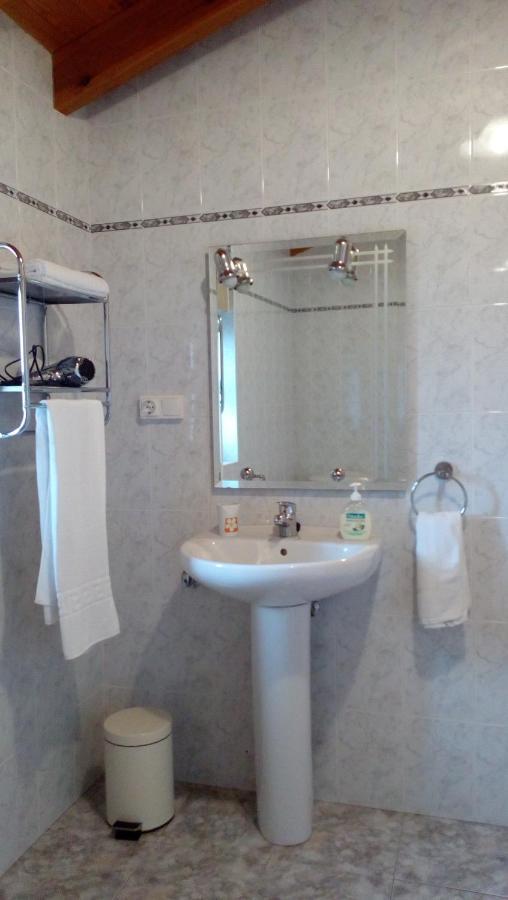 La Casa De Consuelo 3 Guest House Viernoles ภายนอก รูปภาพ
